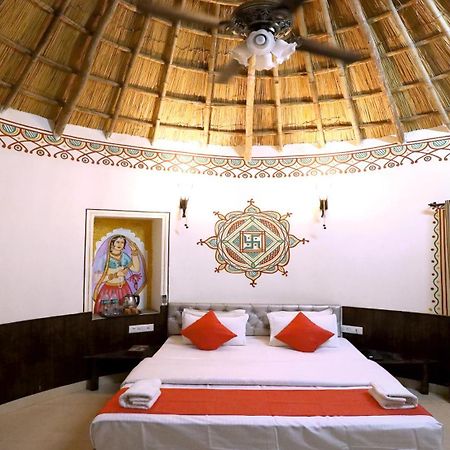 Hotel Vijayvargiya Dhani Біканер Екстер'єр фото